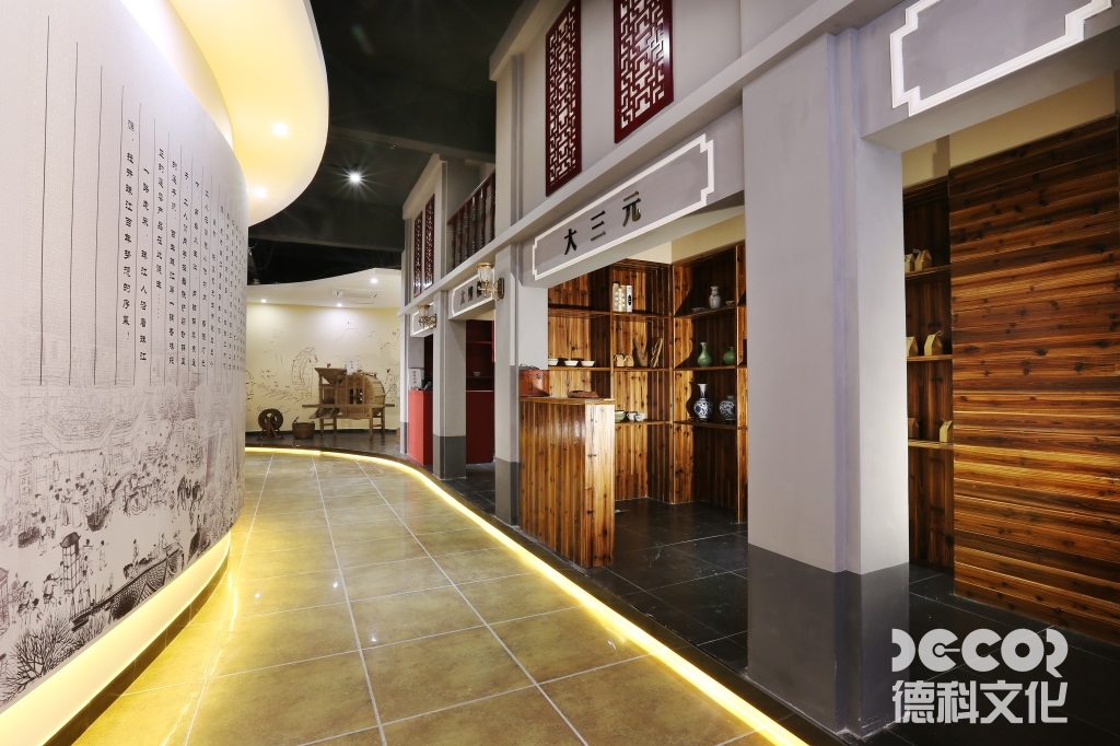 在自然科學(xué)展廳裝修中如何設(shè)置互動(dòng)井和觀測(cè)窗，以提供獨(dú)特的觀賞角度