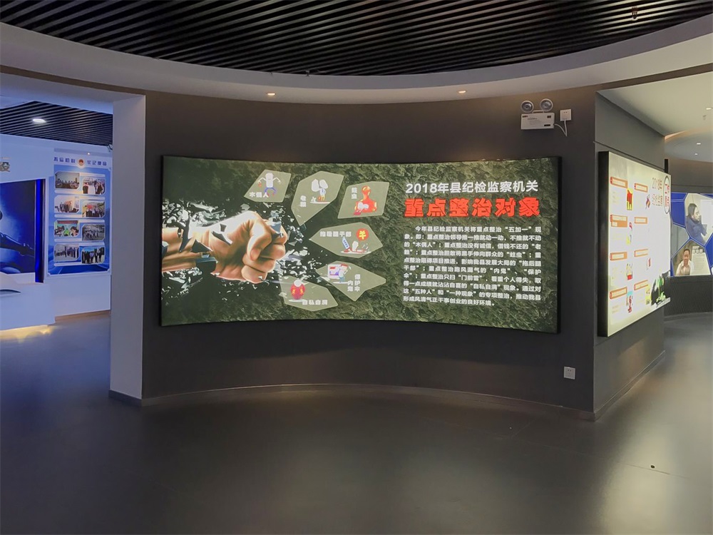 紅色展館設(shè)計中如何突出黨員干部的先進形象和風(fēng)采？