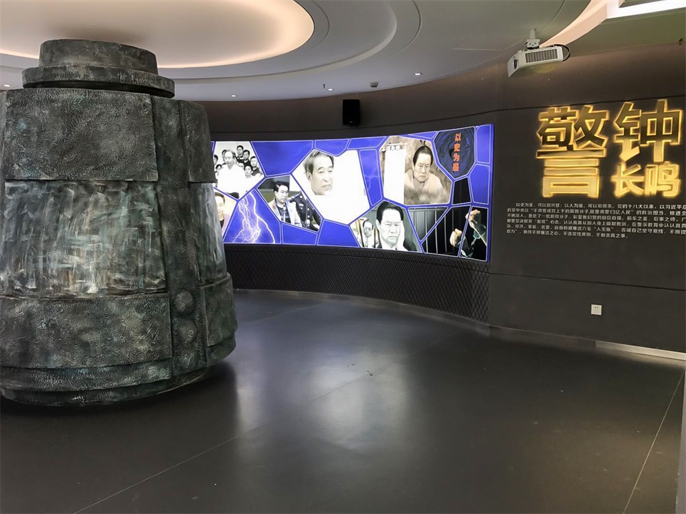 如何通過紅色展館設(shè)計突出黨的先進性對國家和人民的貢獻？